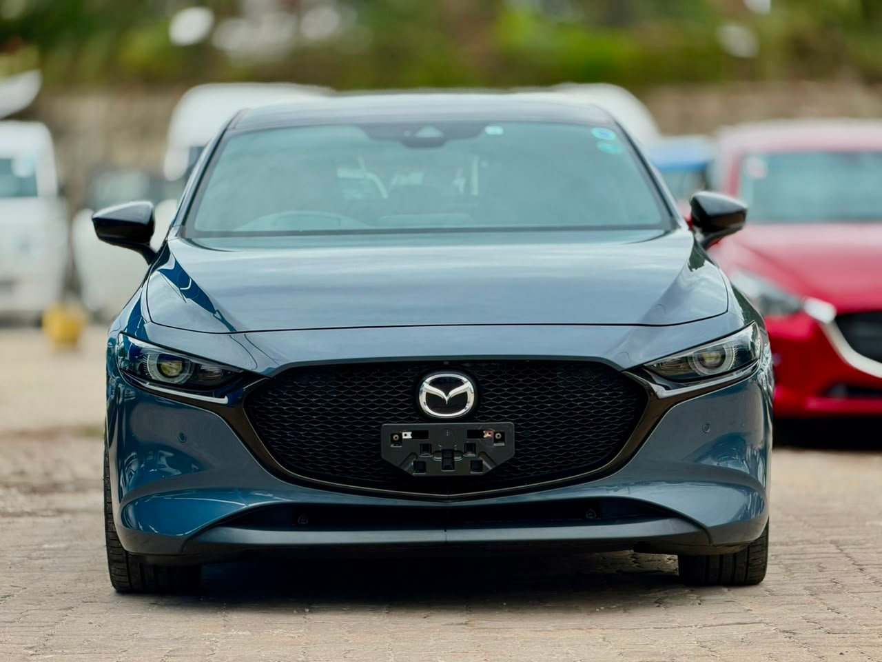 
								MAZDA 3 full									