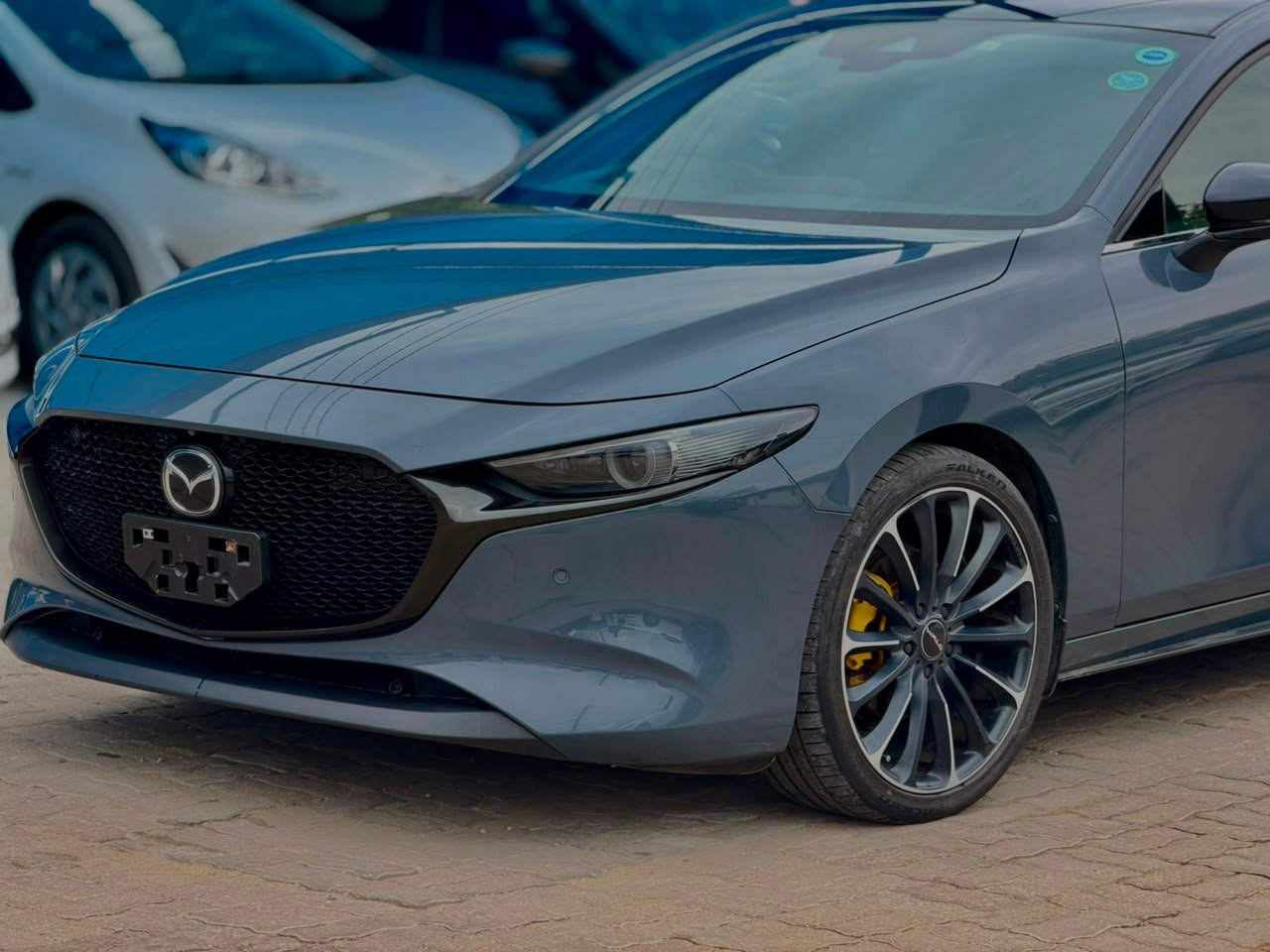 
								MAZDA 3 full									