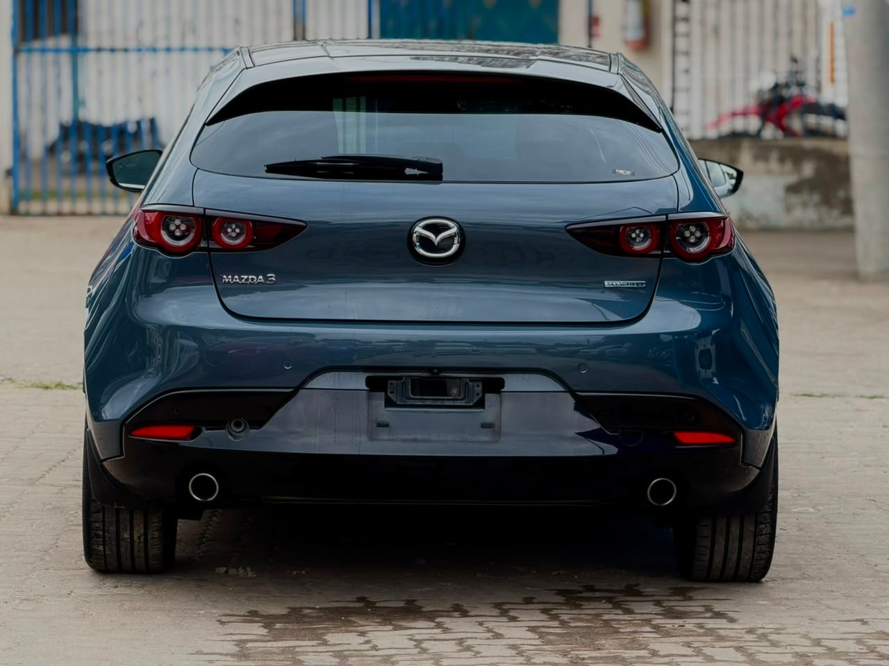 
								MAZDA 3 full									
