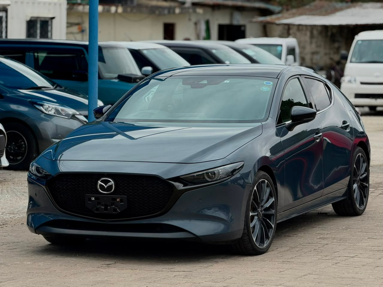 
								MAZDA 3 full									