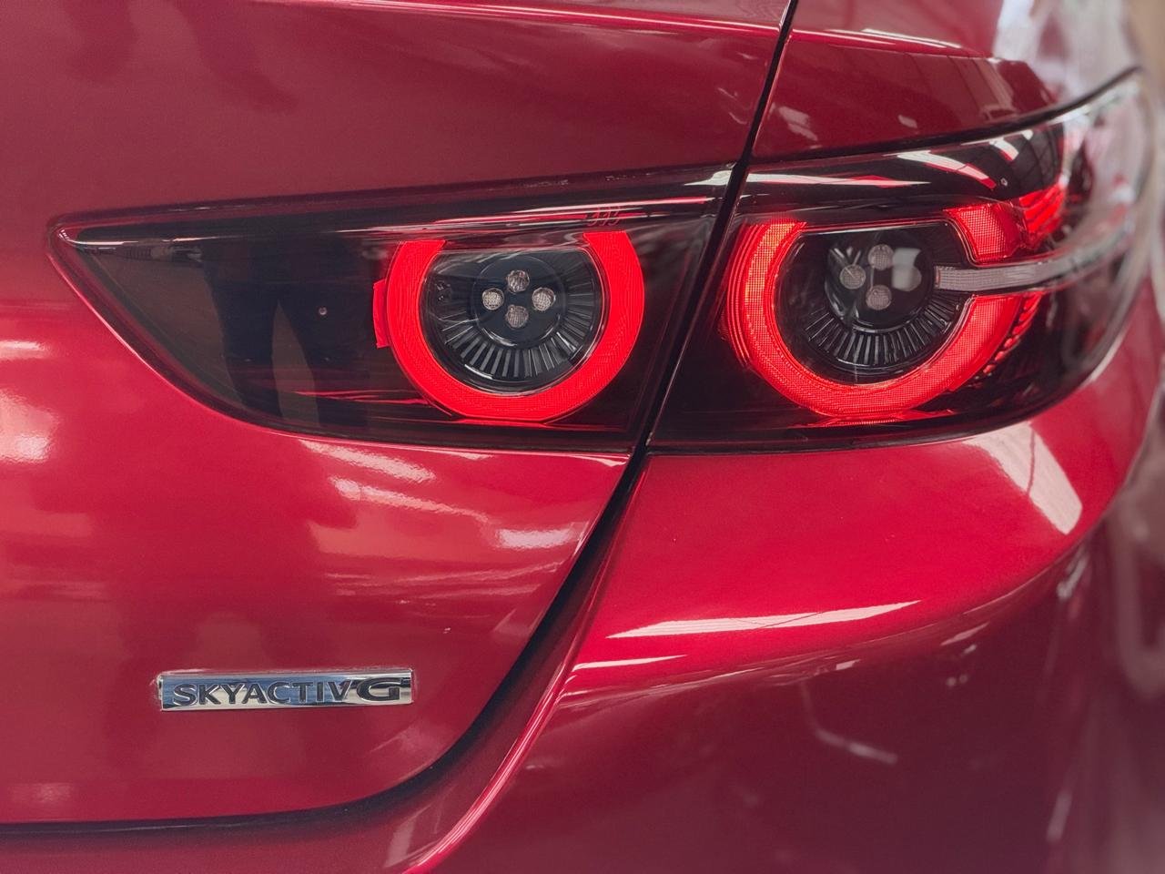 
								MAZDA 3 full									