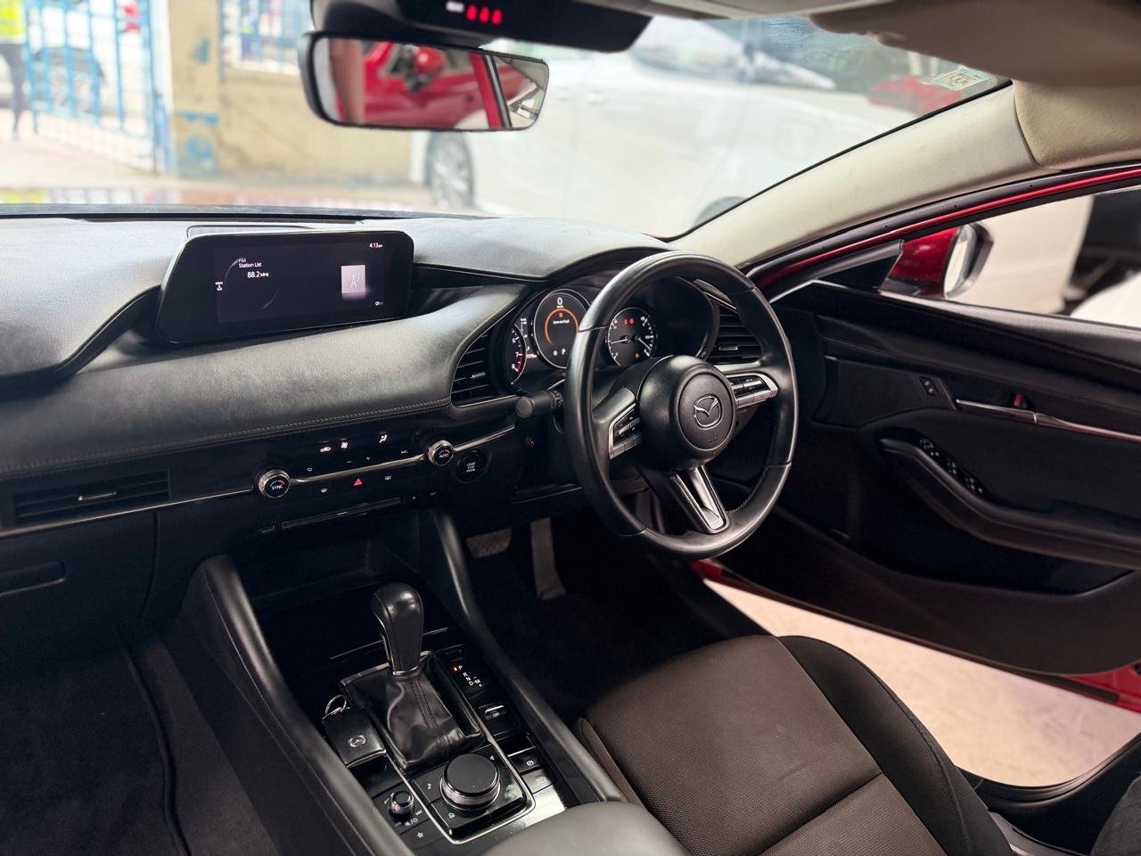 
								MAZDA 3 full									