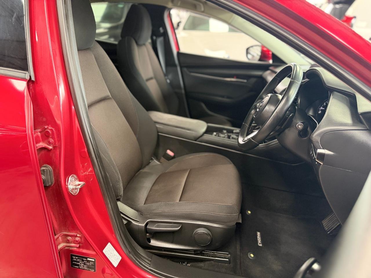 
								MAZDA 3 full									