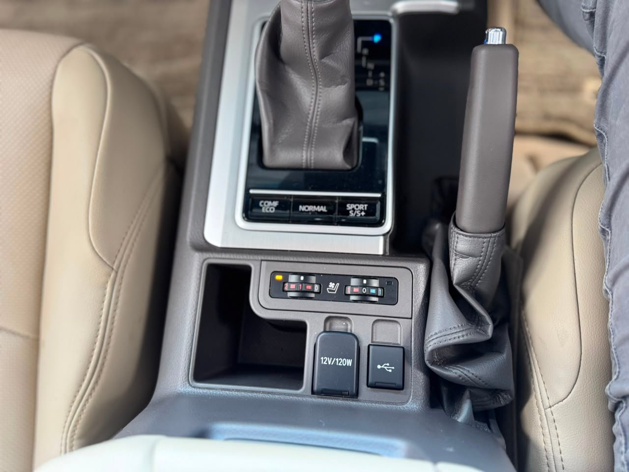 
								TOYOTA PRADO full									