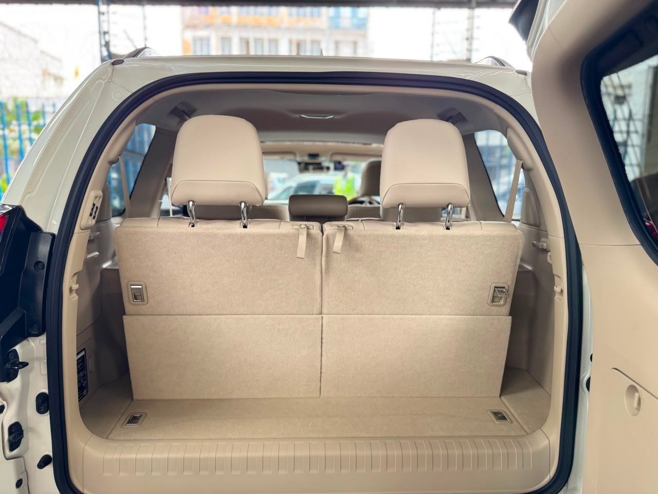 
								TOYOTA PRADO full									