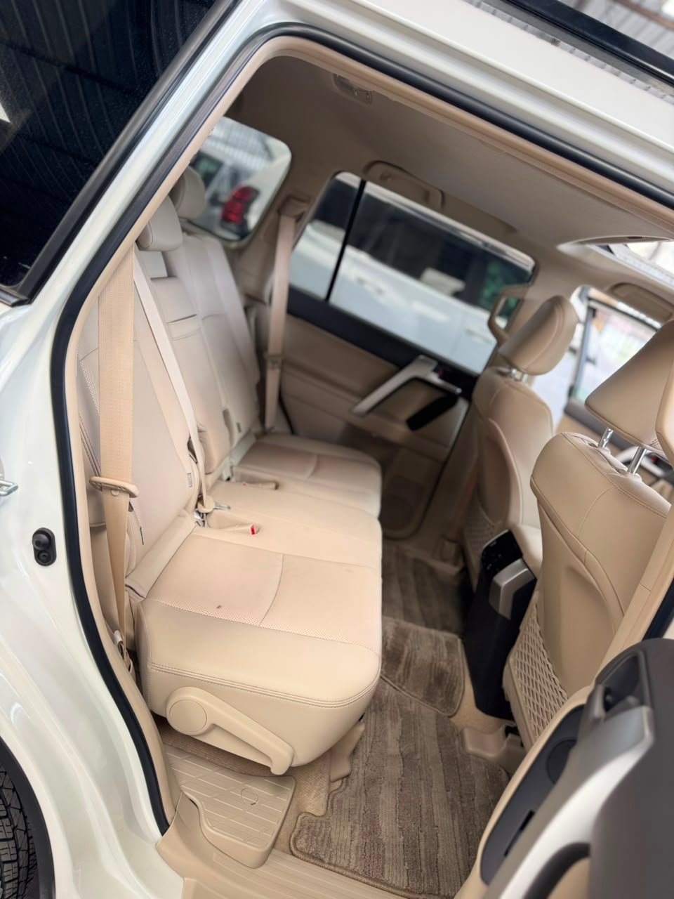 
								TOYOTA PRADO full									