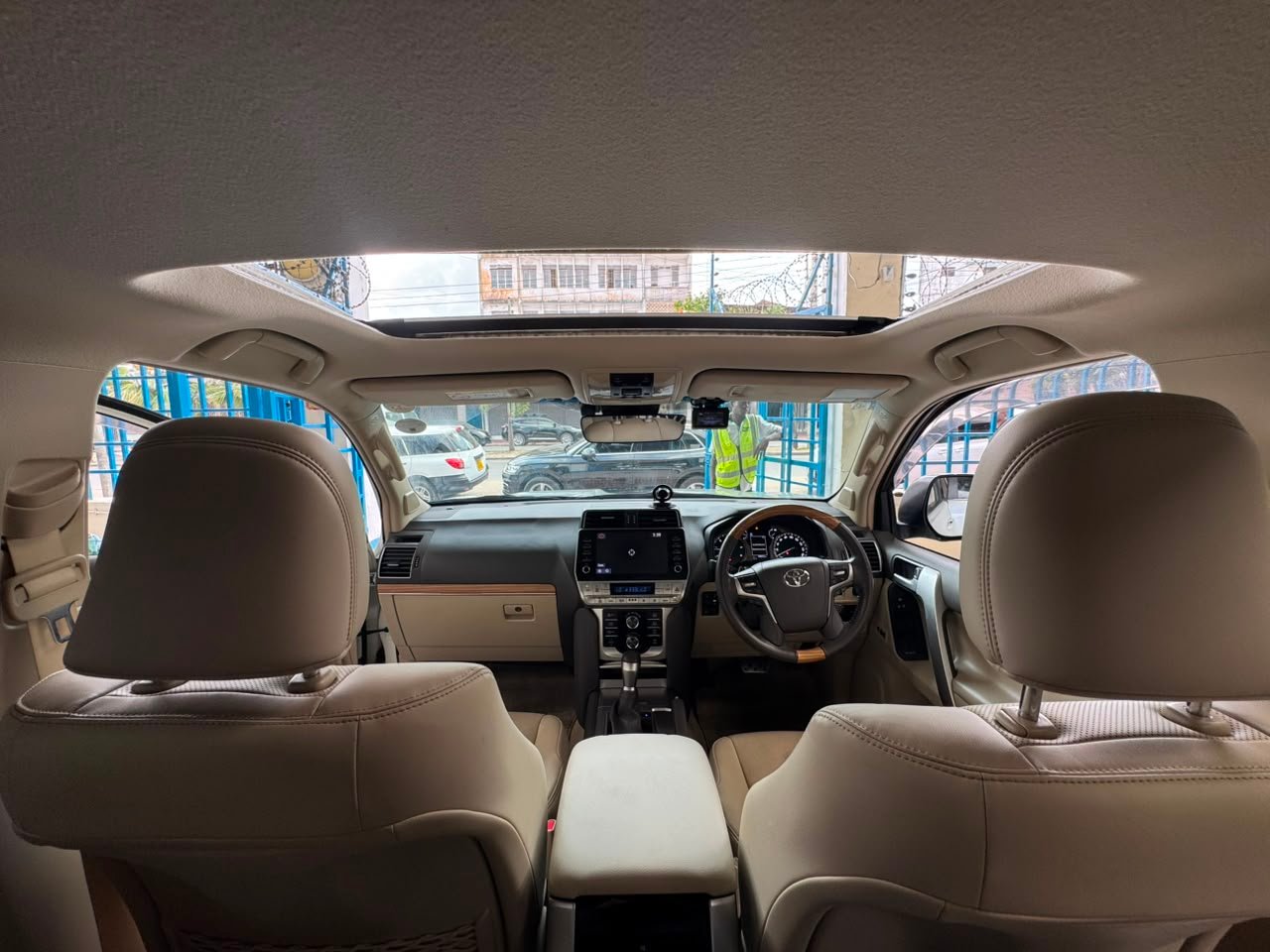 
								TOYOTA PRADO full									