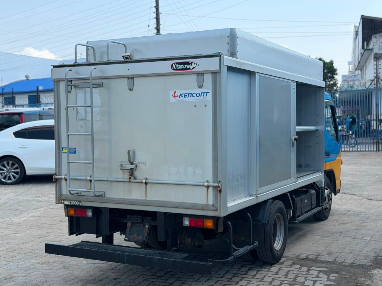 
								MITSUBISHI CANTER full									