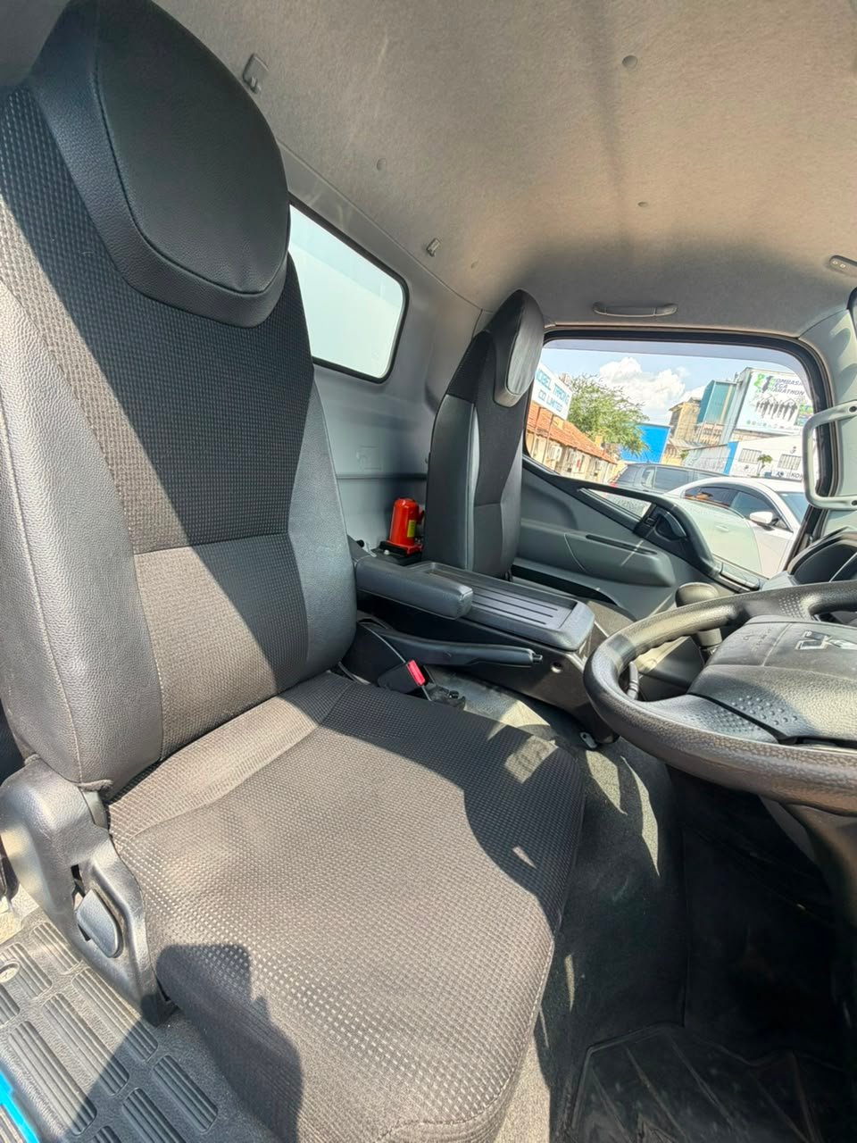 
								MITSUBISHI CANTER full									
