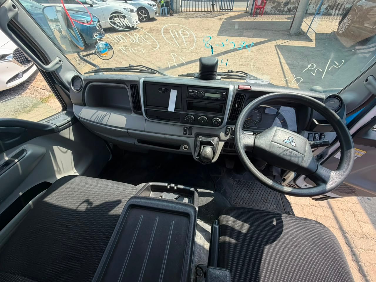 
								MITSUBISHI CANTER full									