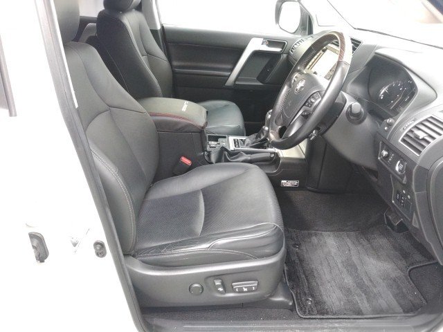 
								TOYOTA PRADO full									