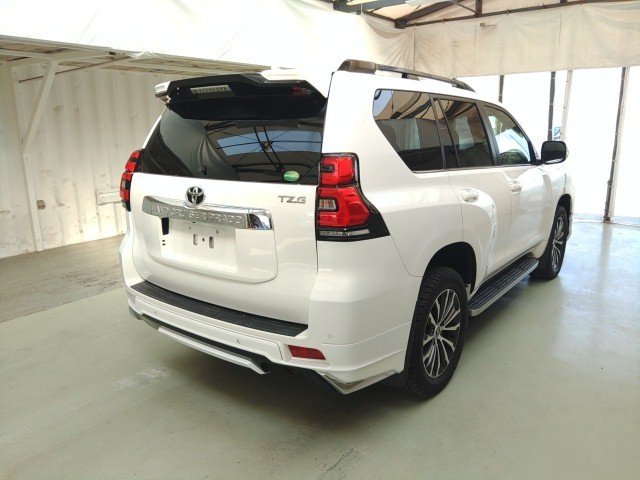 
								TOYOTA PRADO full									