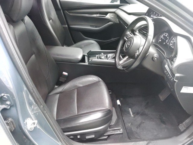 
								MAZDA 3 full									