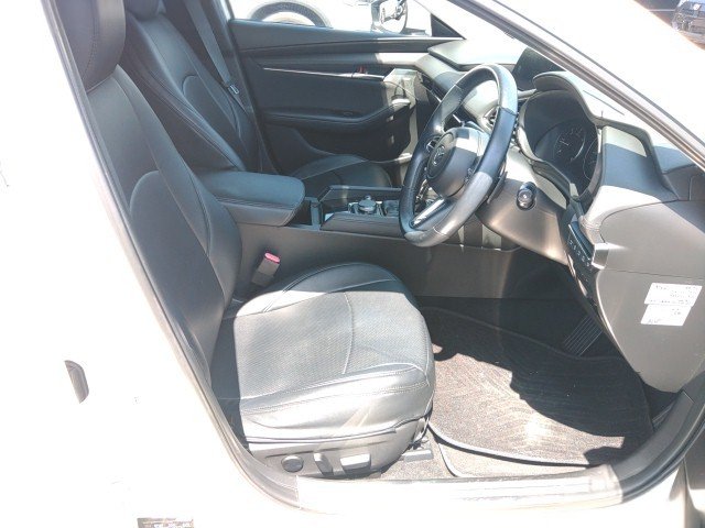 
								MAZDA 3 full									