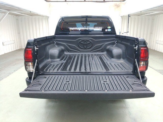 
								TOYOTA HILUX full									