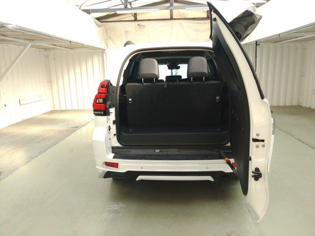 
								TOYOTA PRADO full									