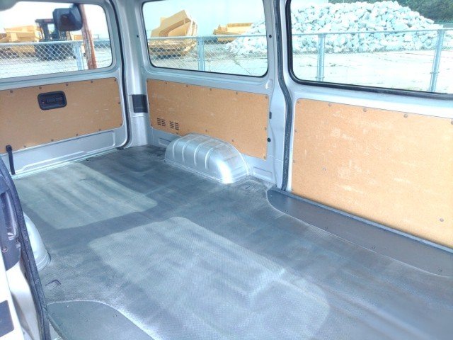 
								TOYOTA HIACE full									
