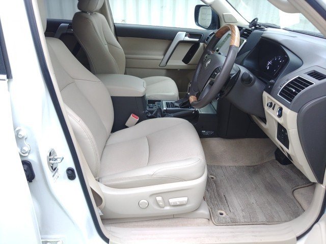 
								TOYOTA PRADO full									
