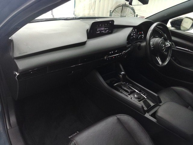 
								MAZDA 3 full									