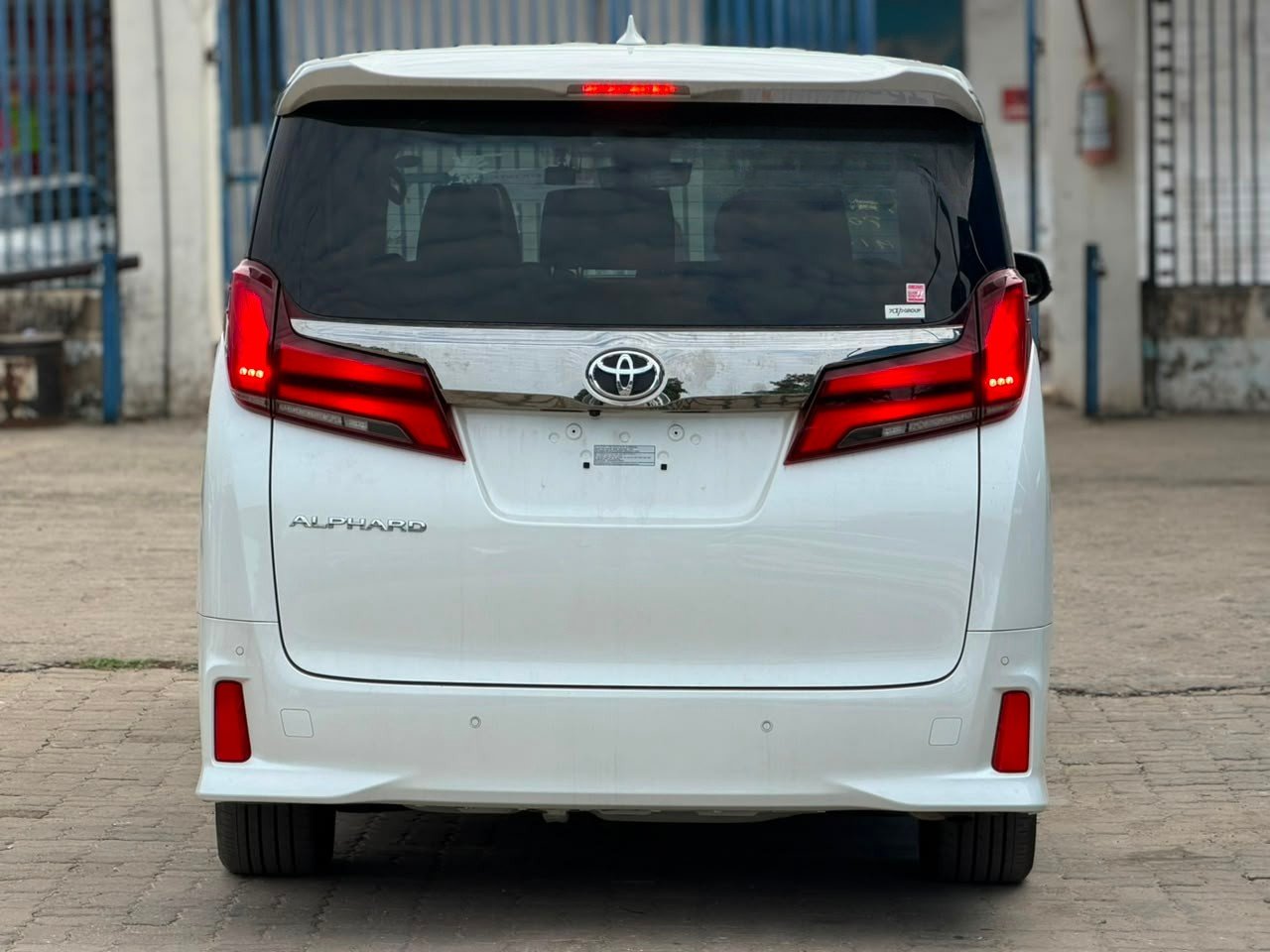 
								TOYOTA ALPHARD full									