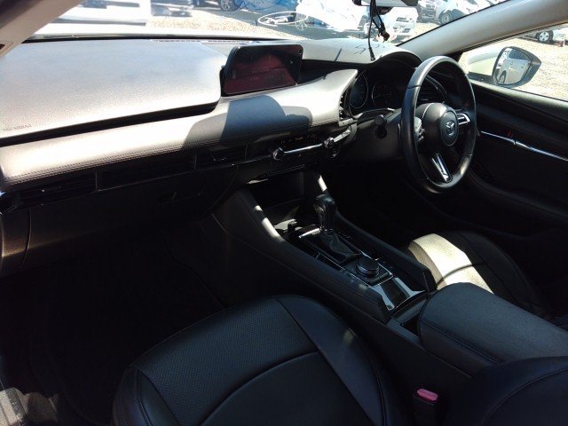
								MAZDA 3 full									