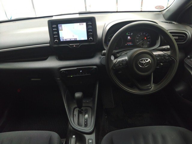 
								TOYOTA YARIS full									