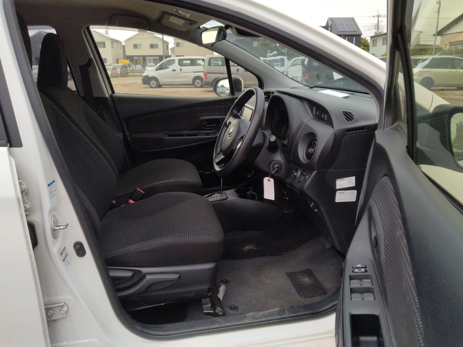 
								TOYOTA VITZ full									