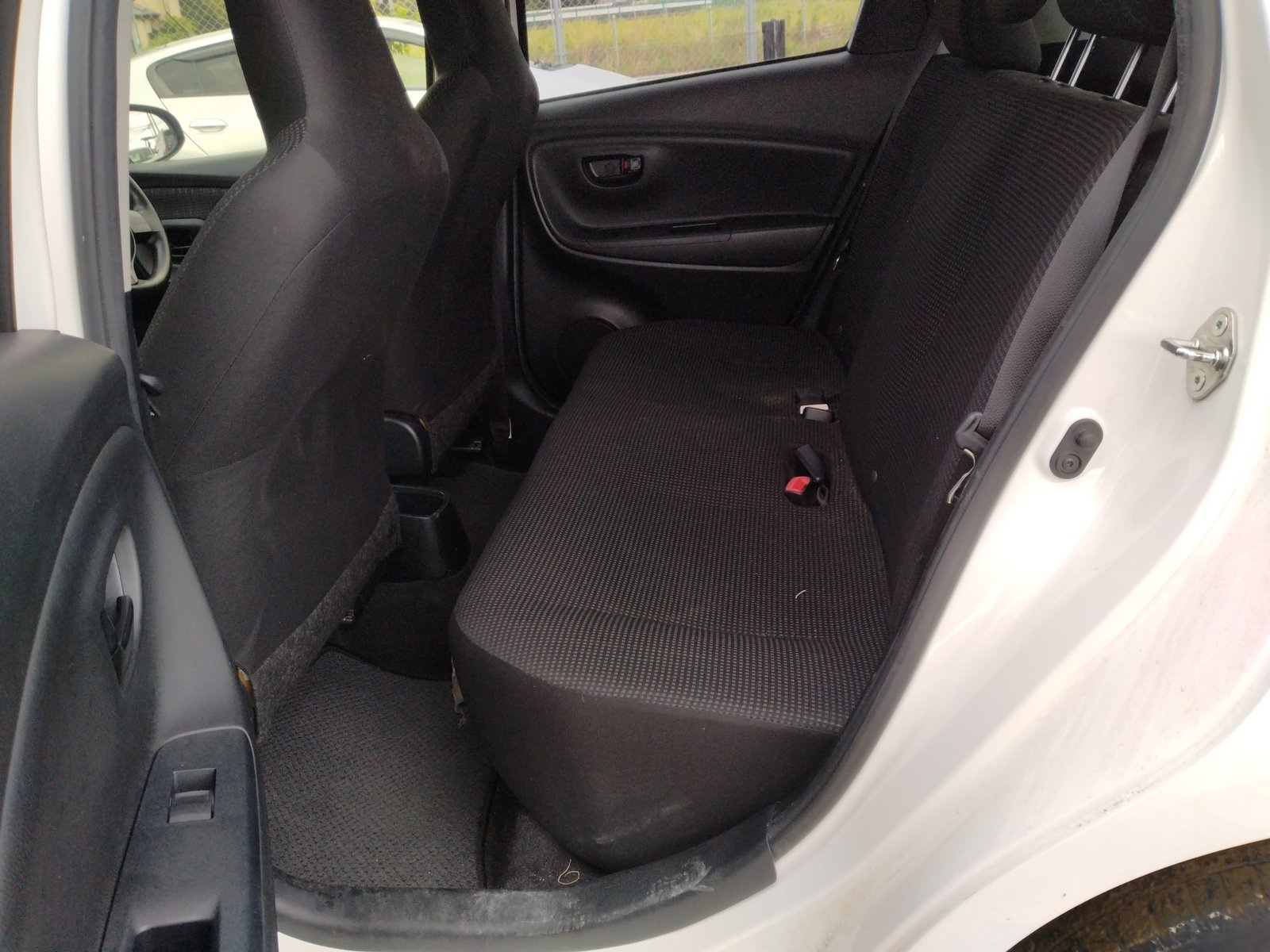 
								TOYOTA VITZ full									