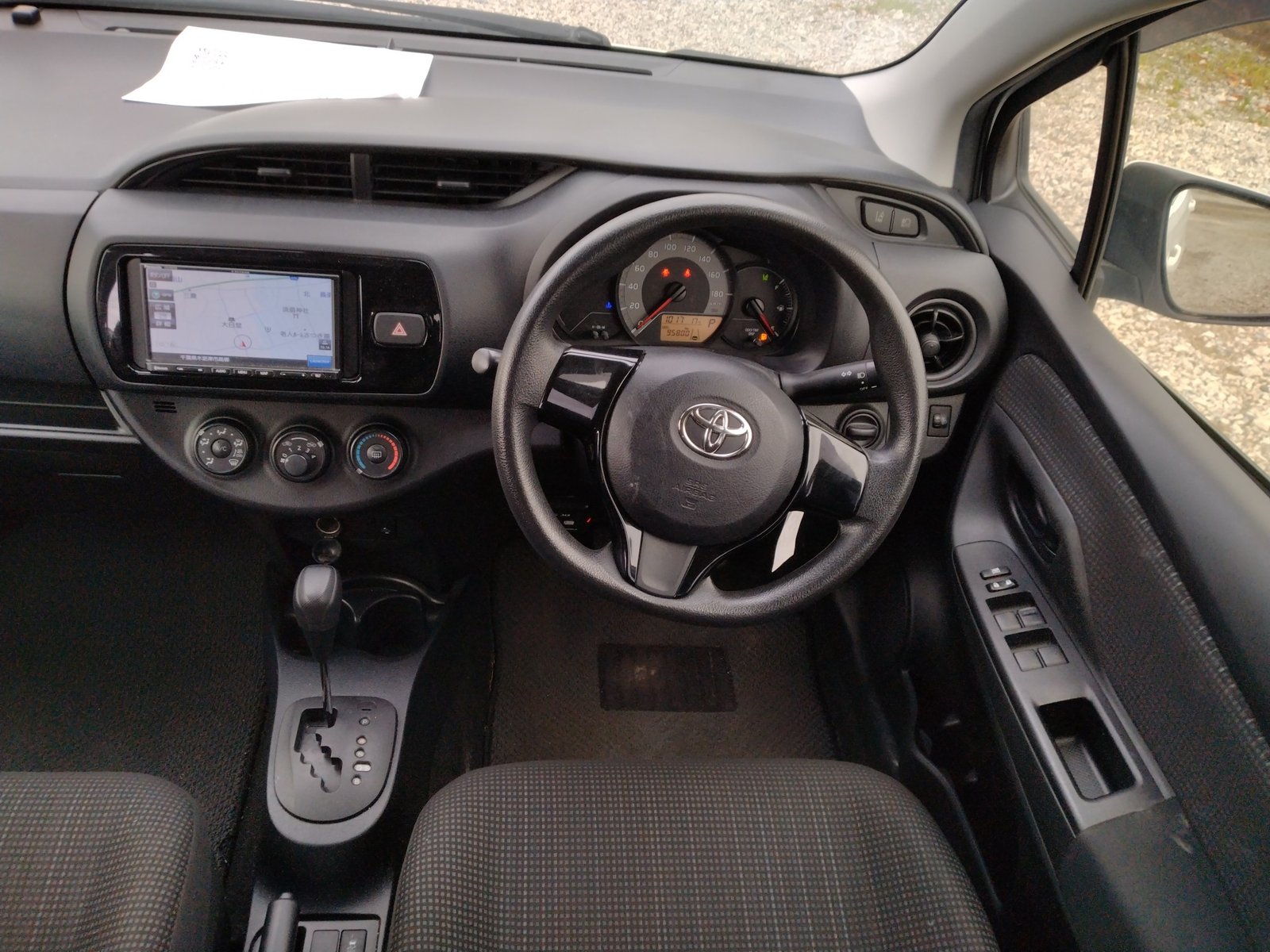 
								TOYOTA VITZ full									