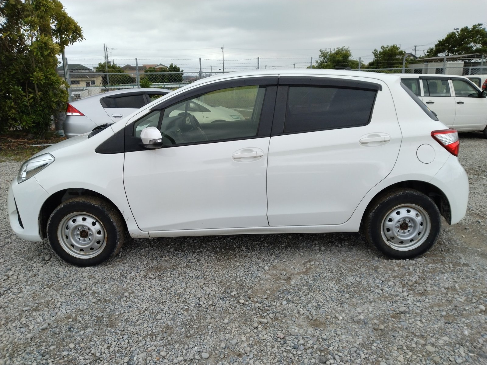 
								TOYOTA VITZ full									