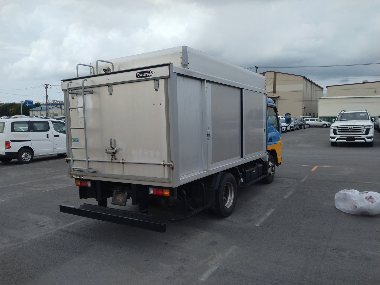 
								MITSUBISHI CANTER full									