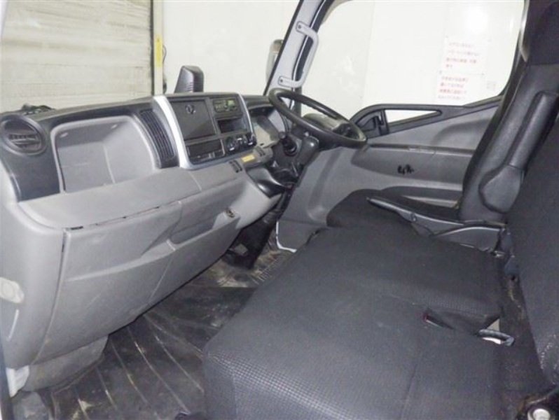 
								MITSUBISHI CANTER TRUCK full									
