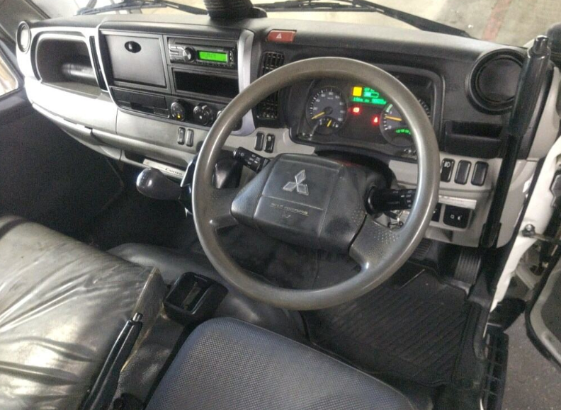 
								MITSUBISHI CANTER full									