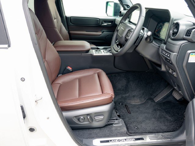
								TOYOTA LAND-CRUISER full									