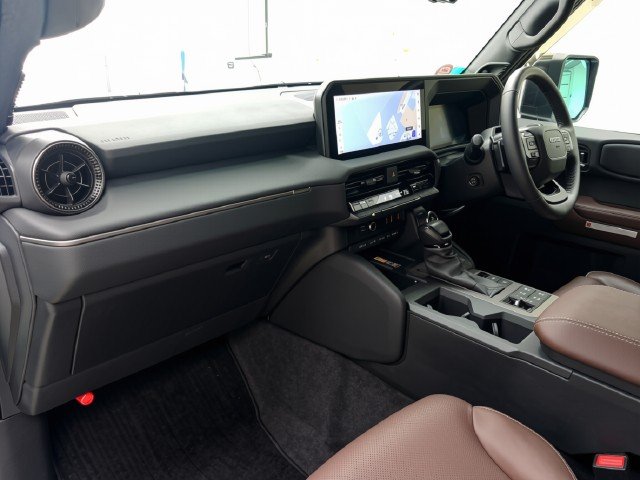 
								TOYOTA LAND-CRUISER full									