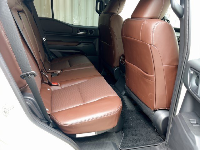 
								TOYOTA LAND-CRUISER full									