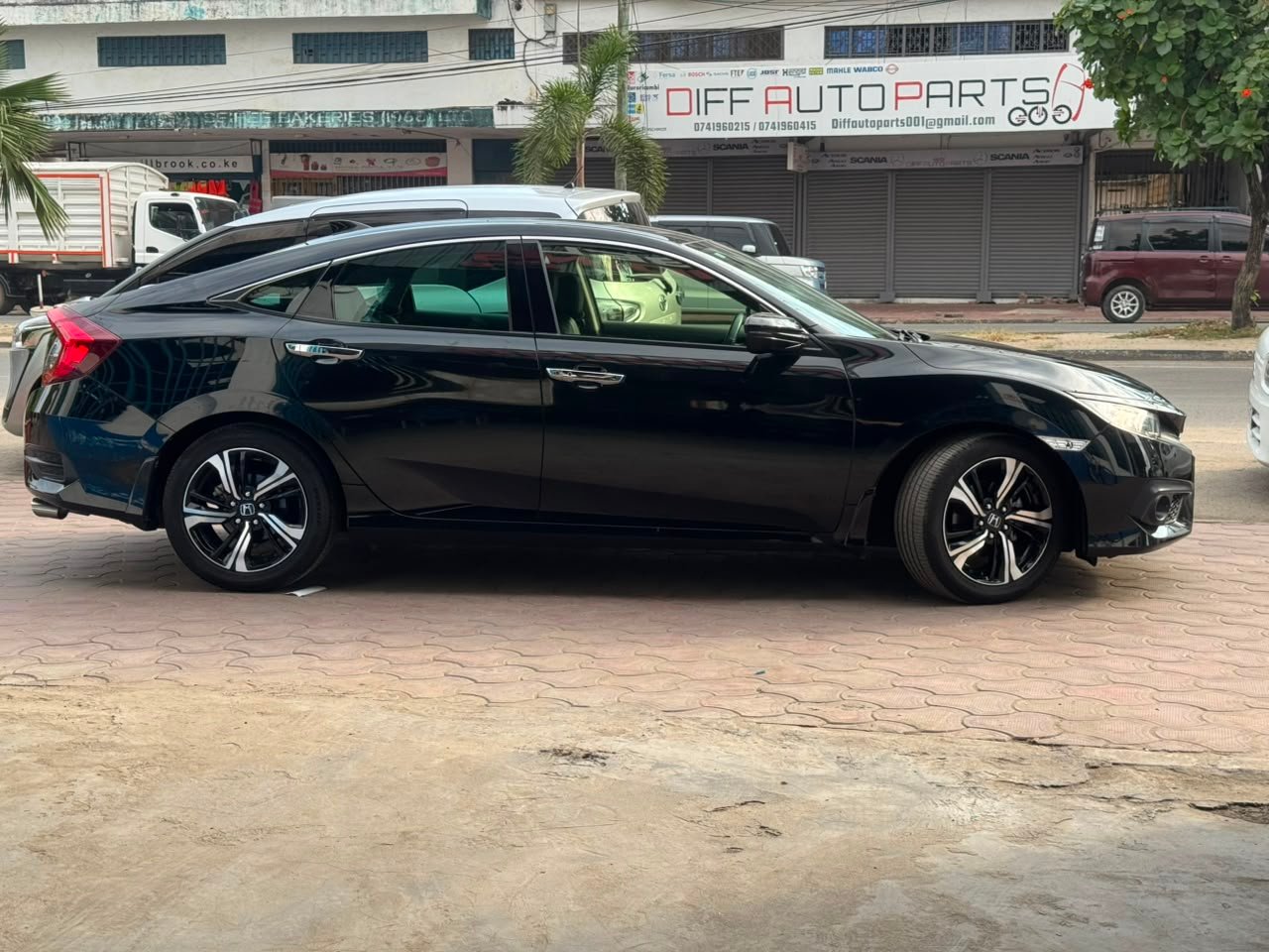 
								HONDA CIVIC full									