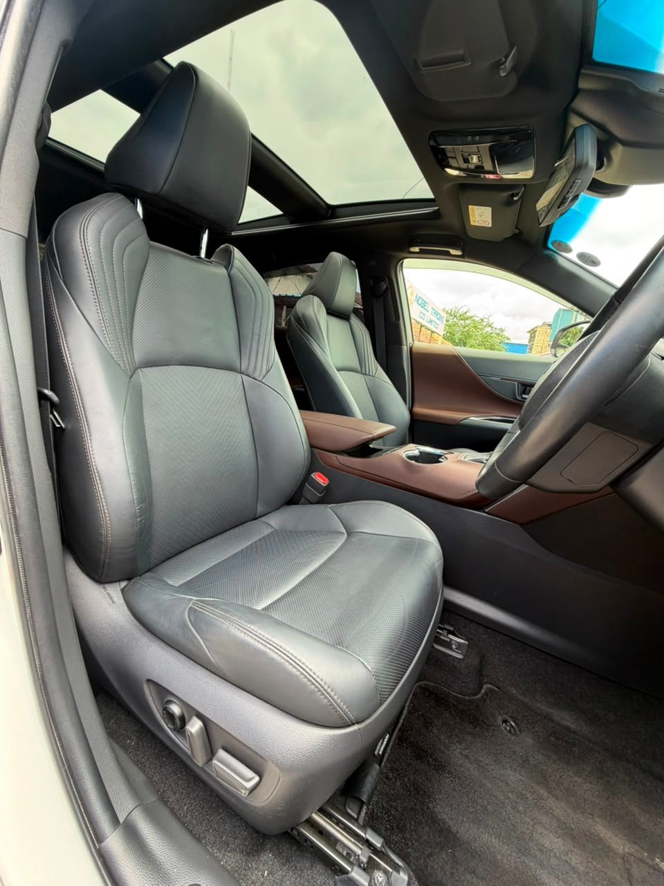 
								TOYOTA HARRIER full									