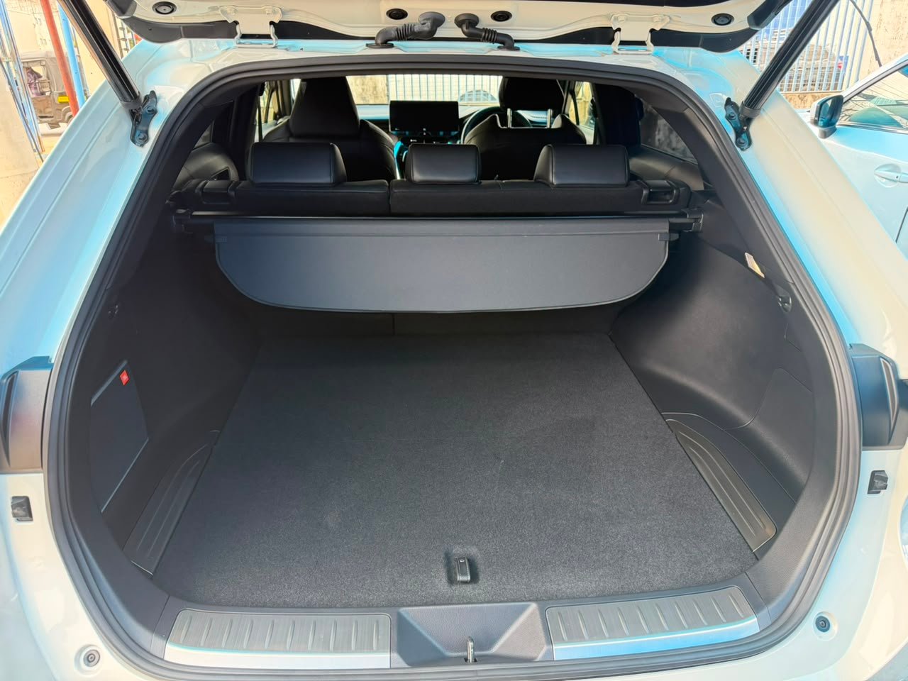 
								TOYOTA HARRIER full									