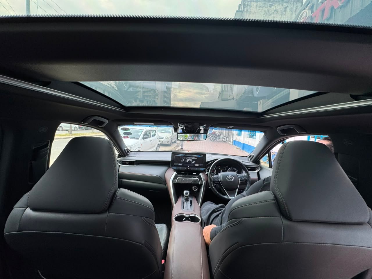 
								TOYOTA HARRIER full									