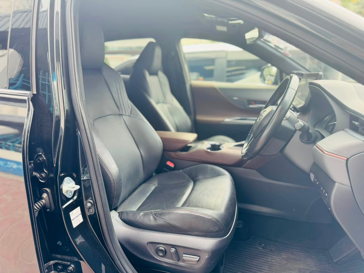 
								TOYOTA HARRIER full									