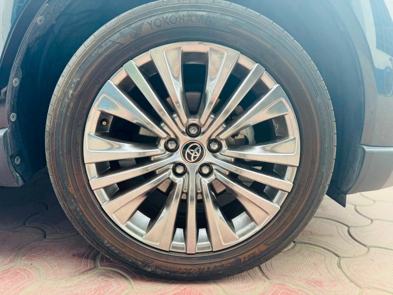 
								TOYOTA HARRIER full									