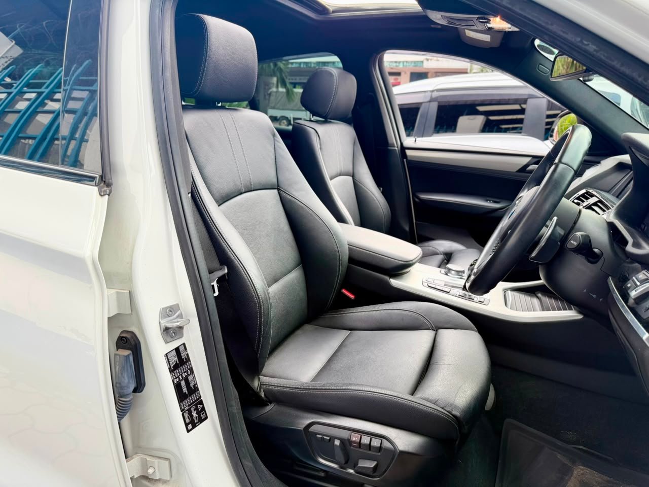 
								BMW X4 full									