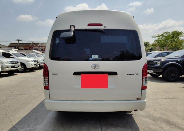 
								TOYOTA COMMUTER full									