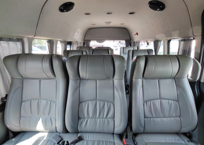 
								TOYOTA COMMUTER full									