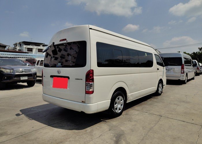 
								TOYOTA COMMUTER full									
