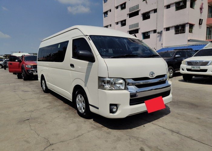 
								TOYOTA COMMUTER full									