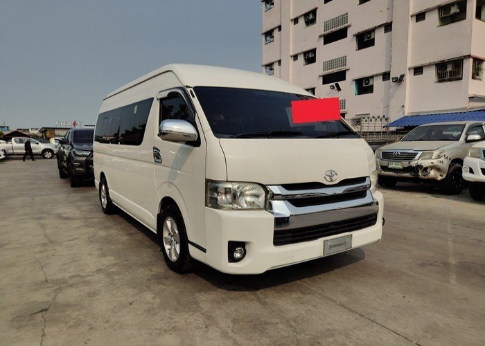 
								TOYOTA COMMUTER full									