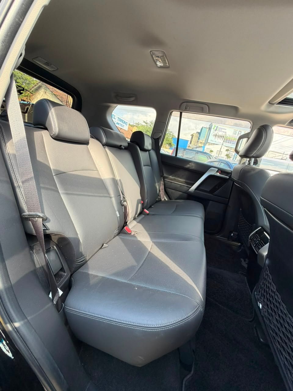 
								TOYOTA LANDCRUISER PRADO full									