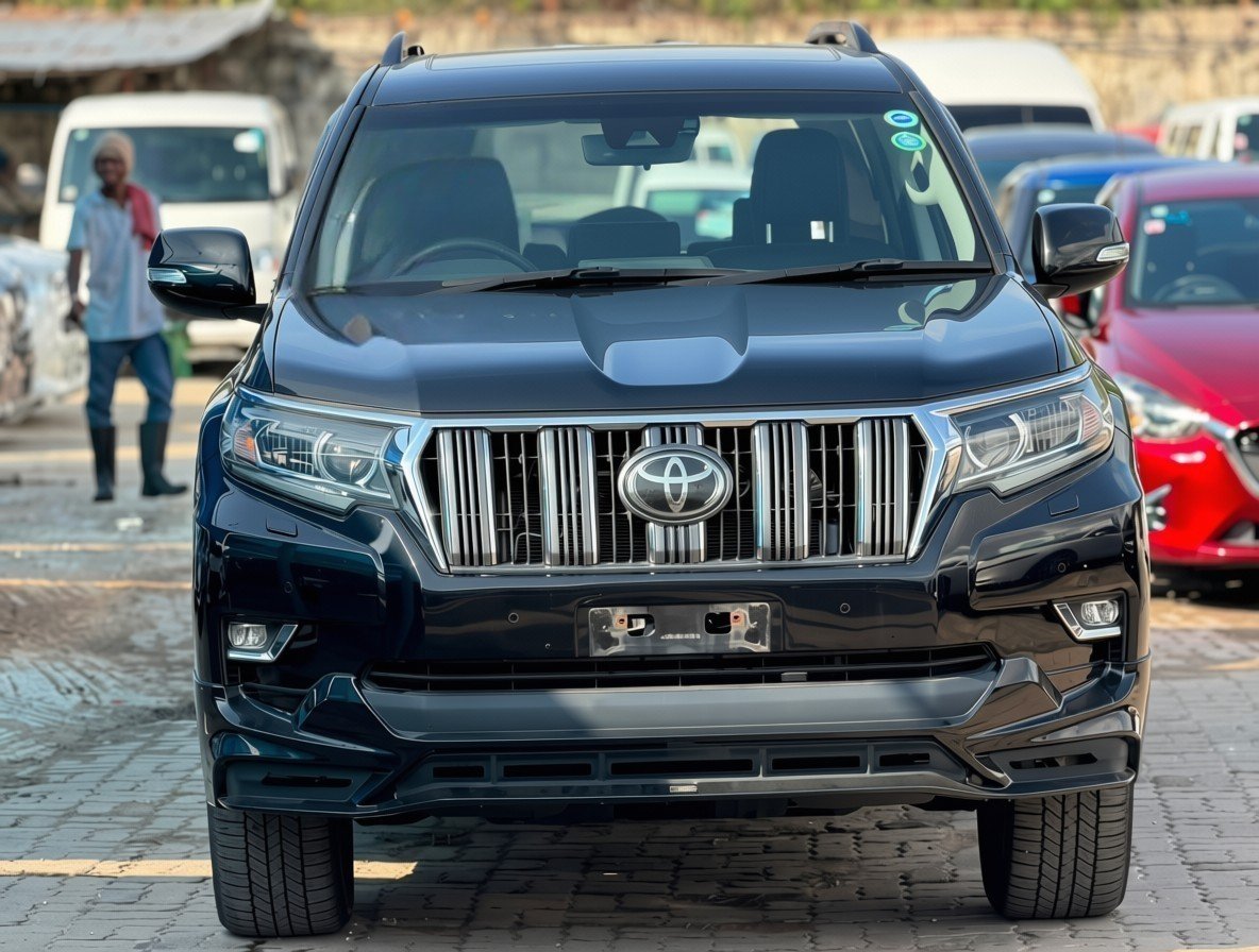 
								TOYOTA LANDCRUISER PRADO full									